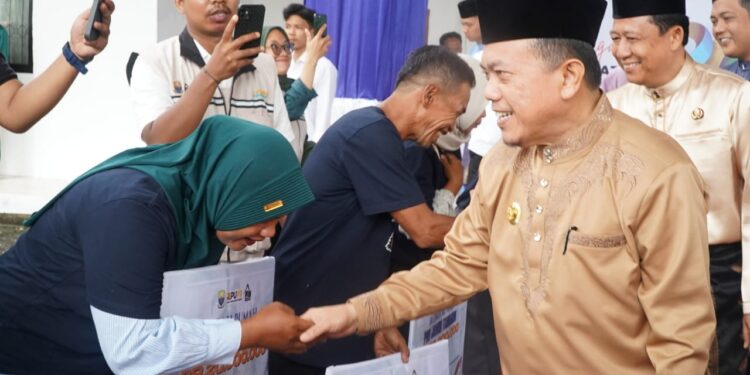 HUT ke-26 Muaro Jambi, Puluhan Warga Dapat Kado Bedah Rumah dari Gubernur Al Haris Senilai Rp. 1,2 Miliar