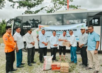 Holding Perkebunan Nusantara melalui PTPN IV PalmCo Regional III Salurkan 1,5 Ton Bantuan untuk Korban Banjir di Siak