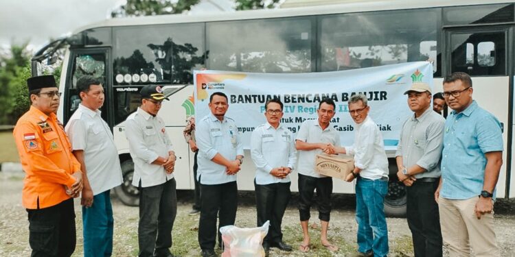 Holding Perkebunan Nusantara melalui PTPN IV PalmCo Regional III Salurkan 1,5 Ton Bantuan untuk Korban Banjir di Siak