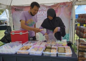 Holding Perkebunan Nusantara Dukung UMKM Naik Kelas, PTPN I Salurkan Pinjaman Rp100 Juta untuk Usaha Kue “Lies Cook”