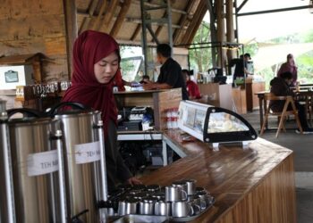 Holding Perkebunan Nusantara Dukung PTPN I Regional 2 Jadikan Rengganis Suspension Bridge Laboratorium Vokasi dan Eduwisata