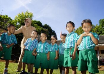 Holding Perkebunan Nusantara Apresiasi Guru Kebun, PalmCo Perkuat Akses Pendidikan di Wilayah Operasional