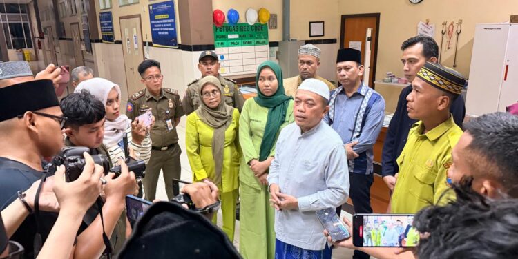 Lebaran Penuh Empati, Gubernur Al Haris Bawa Tali Asih dan Pastikan Layanan RS Tetap Prima