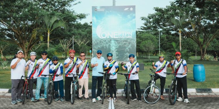 Dari Bersepeda hingga Naik Bus: Cerita Karyawan PalmCo Dukung Kampanye Bebas Emisi