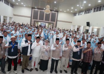 Pesan Wagub Sani Saat Lepas 444 JCH BTH 20, Sempurnakan Rukun Haji, Doakan Jambi dari Tanah Suci