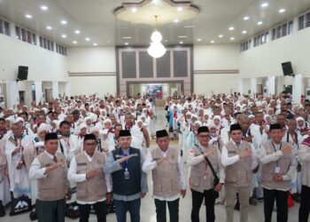Lepas 443 Jamaah Calon Haji Provinsi Jambi Kloter BTH 21, pesan Wagub Sani: Jaga Kesabaran dan Keikhlasan
