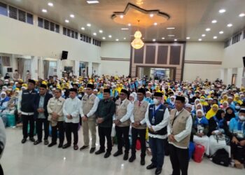 Sambut Jamaah Haji Kloter 13, Gubernur Al Haris Minta Maaf atas Kekurangan Layanan