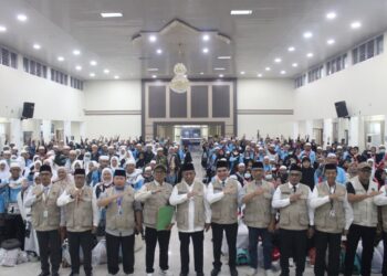 Wagub Sani Sambut Kepulangan 443 Jamaah Haji Kloter BTH-21 ke Provinsi Jambi