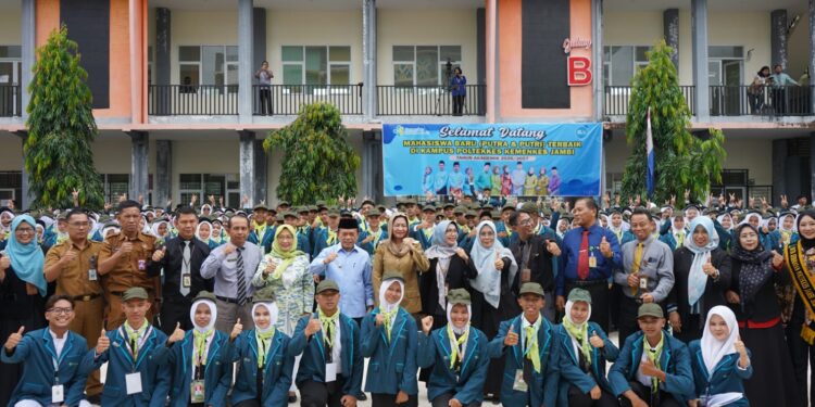 Gubernur Al Haris Buka PKKMB Poltekkes Kemenkes Jambi, Tekankan Peran Strategis Tenaga Kesehatan dan Promosi Kesehatan