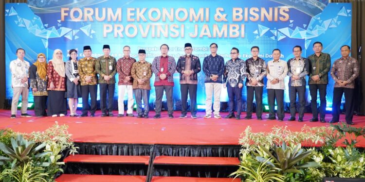 Hadiri Forum Ekonomi Bisnis, Sekda Sudirman Tekankan Tata Kelola Migas dengan Memperhatikan Aspek Lingkungan