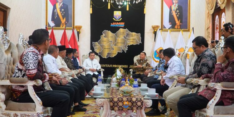 Gubernur Al Haris Terima Audiensi Komisaris Utama PT Jasa Raharja