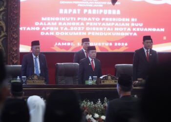 Gubernur Al Haris Bersama Forkopimda Jambi Ikuti Pidato Presiden RI dan Ketua DPR RI di Ruang Utama DPRD Provinsi