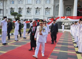 Gubernur Al Haris dan Forkopimda Hadiri Upacara Penurunan Bendera dengan Khidmat, Sampaikan Ucapan Terima Kasih