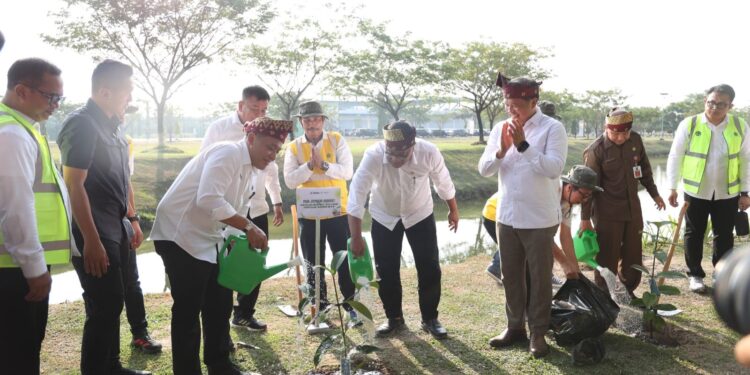 Menteri Lingkungan Hidup-PTPN IV PalmCo Luncurkan Gerakan Tanam 1,5 Juta Pohon