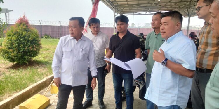Gubernur Al Haris Tinjau Pembangunan VIP Room Bandara Muara Bungo