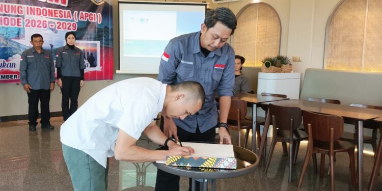 DPC APGI Kota Jambi Resmi Dilantik, Dorong Profesionalisme Pemandu Gunung dan Sinergi Pariwisata