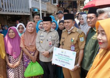 Gubernur Al Haris Tinjau Lokasi Kebakaran di Tanjung Raden, Imbau Warga Waspada Api di Musim Kemarau