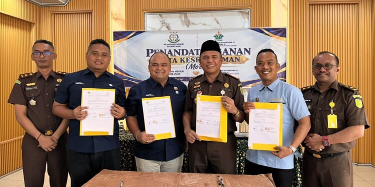 Harmoni Hukum dan Perkebunan! PTPN IV Regional IV (Kebun Batanghari dan Kebun Durian Luncuk) Mantapkan Sinergi lewat MOU bersama Kejaksaan Negeri Batanghari