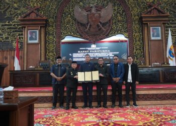Gubernur Al Haris Hadiri Rapat Paripurna DPRD Penyampaian Laporan Banggar dan Penandatanganan Nota Kesepakatan Ranperda Perubahan APBD 2026