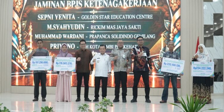 Gubernur Al Haris: Pemprov Jambi Perkuat Perlindungan Jamsostek bagi Pekerja Rentan