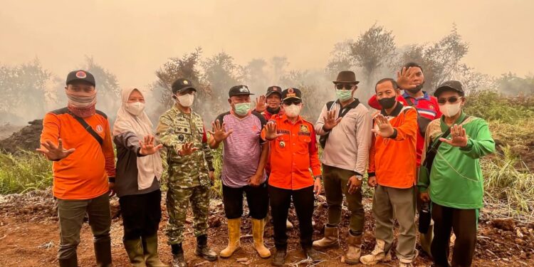 Al Haris dan Danrem Turun Langsung ke Lokasi Karhutla di Kumpeh