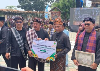 Peduli Budaya Bersih, PTPN IV Regional IV Bantu Mobil Angkut Sampah